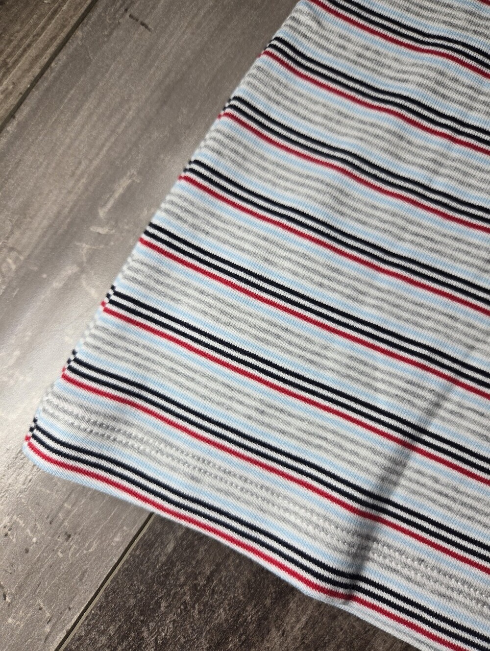 NWT Tommy Hilfiger Women's Striped V-Neck Tee T-Shirt Gray Blue Red White Medium - Picture 14 of 16